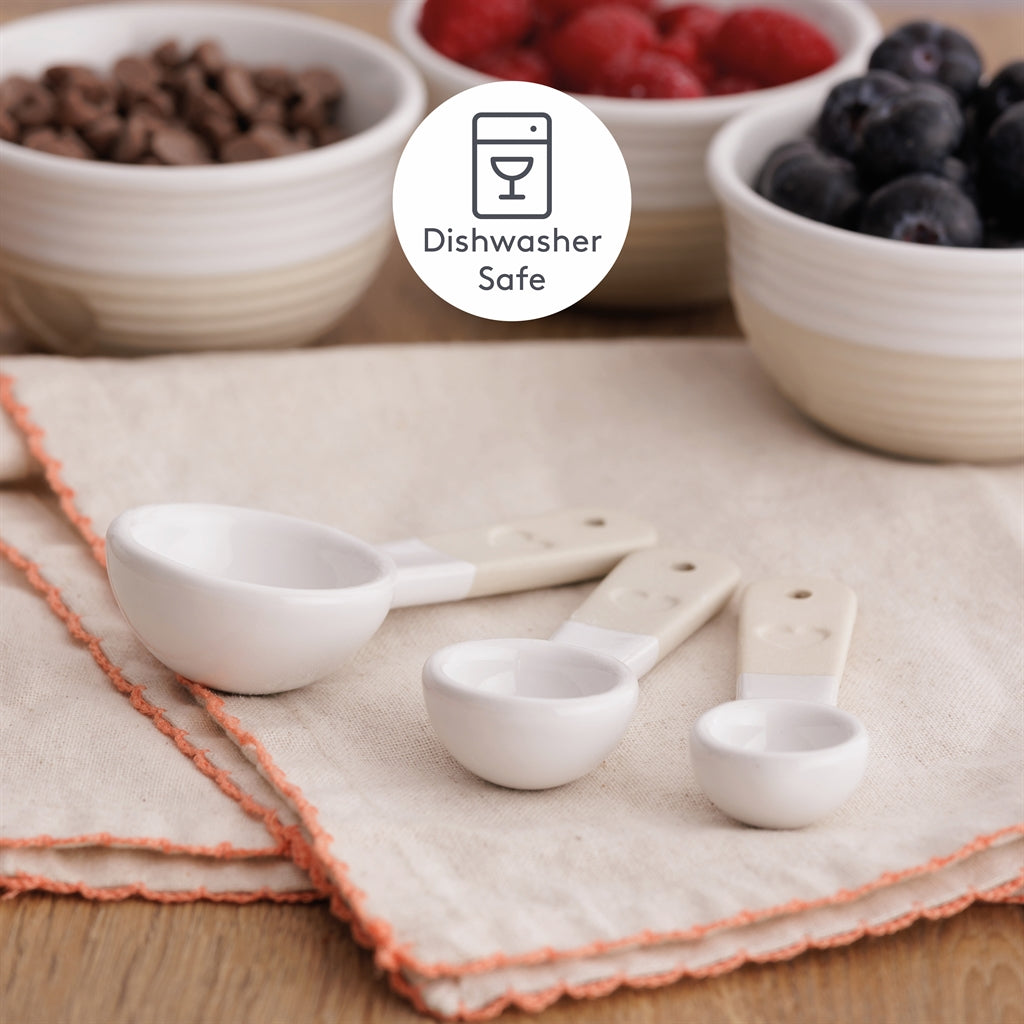 Mason Cash rustic charm beige 3-piece measuring spoon set with wooden handles for precise kitchen measurements