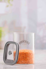 KILNER Fresh Storage Vorratsglas with metal lid, transparent glass jar for storing dry foods or ingredients.