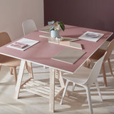 FREEFORM Platzset DUO in taupe and white, rectangular table placemats with a modern, stylish design.