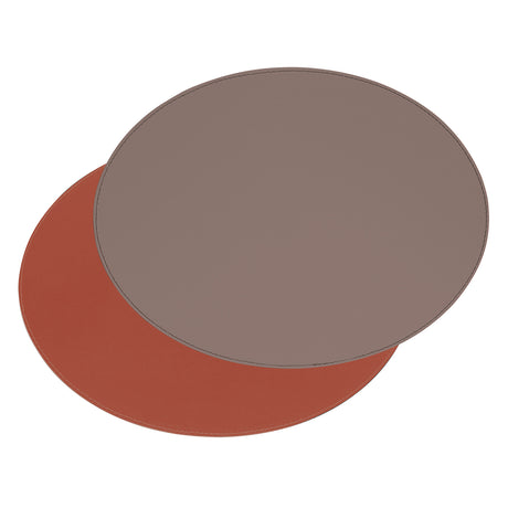 FREEFORM Platzset DUO in anthrazit and burgundy with an oval shape, featuring a stylish and modern design for dining tables.