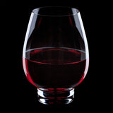 Two clear FREEFORM red wine glasses with 600 ml capacity each, shown with reflections on smooth glass surfaces.