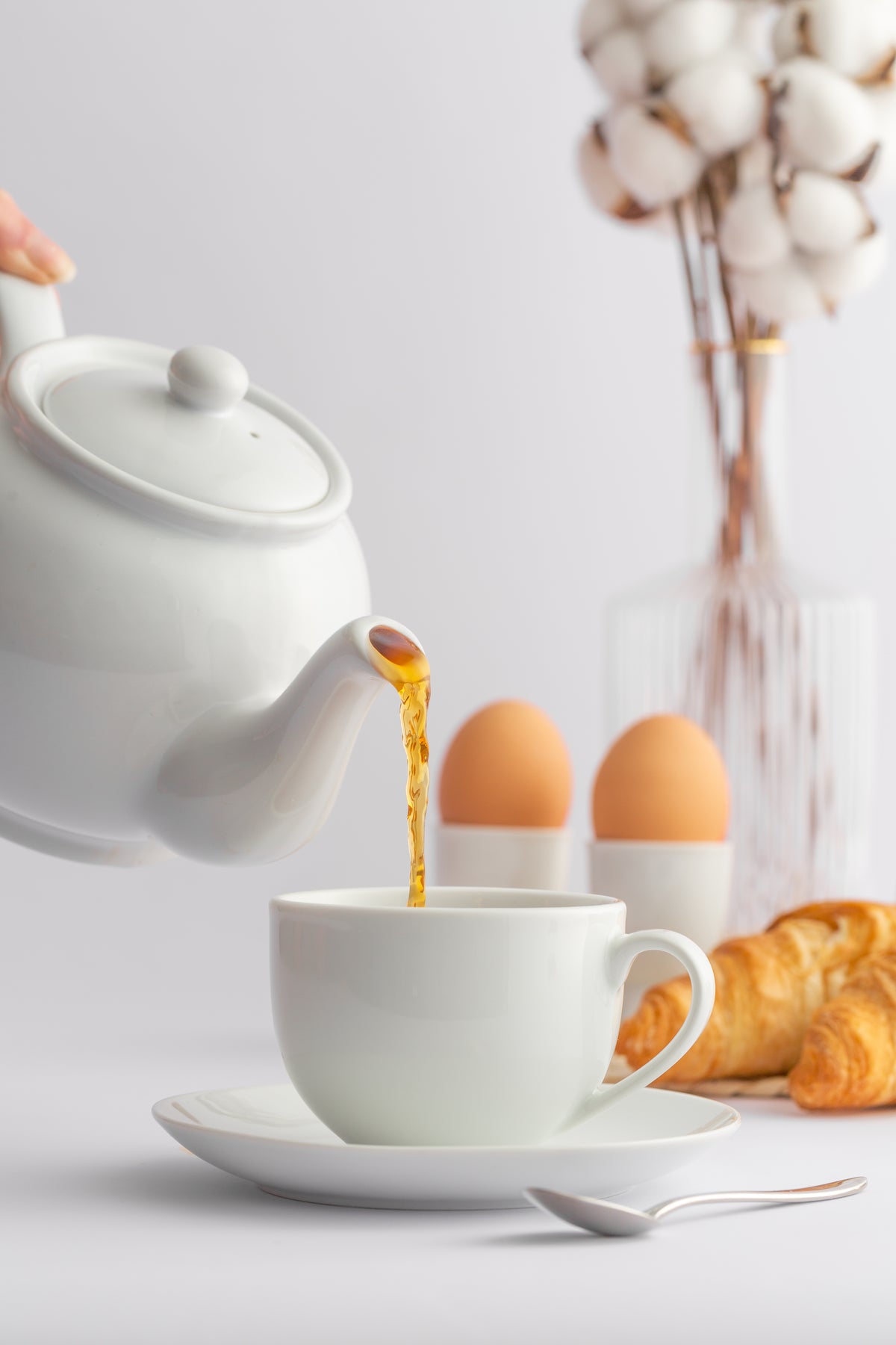 White P & K Kensington teapot with a classic design, featuring a smooth handle and spout, on a plain background.