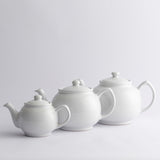 White P & K Teekanne from PRICE & KENSINGTON, with a classic ceramic design and a smooth, rounded spout.
