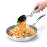 DREAMFARM black kitchen tongs, CLONGS style, with stainless steel tips, ideal for cooking and grilling in the kitchen.