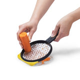 DREAMFARM Küchenreibe OGRATE in Silber, stainless steel grater with multiple sides for shredding and grating.
