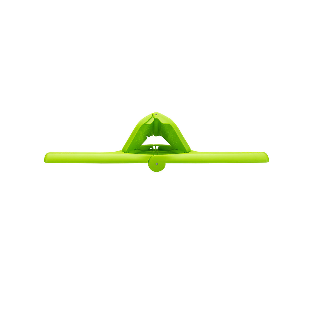 DREAMFARM orange juicer, citrus press with ergonomic handle and sturdy design for fresh orange juice extraction.