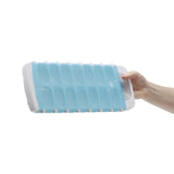 White DREAMFARM Eiswürfelform with multiple cube compartments, perfect for making ice cubes at home.
