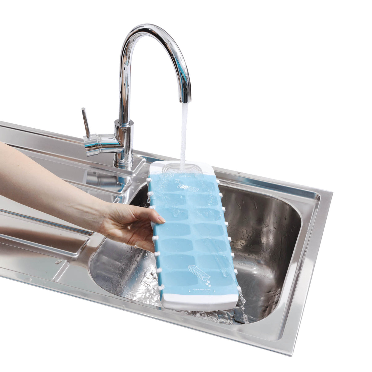 DREAMFARM NOSPILA white ice cube tray with flexible silicone mold for making ice cubes