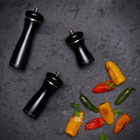 Cole & Mason Holz-Mühle SHERWOOD salt mill with wooden finish and adjustable grinder for fresh sea salt.
