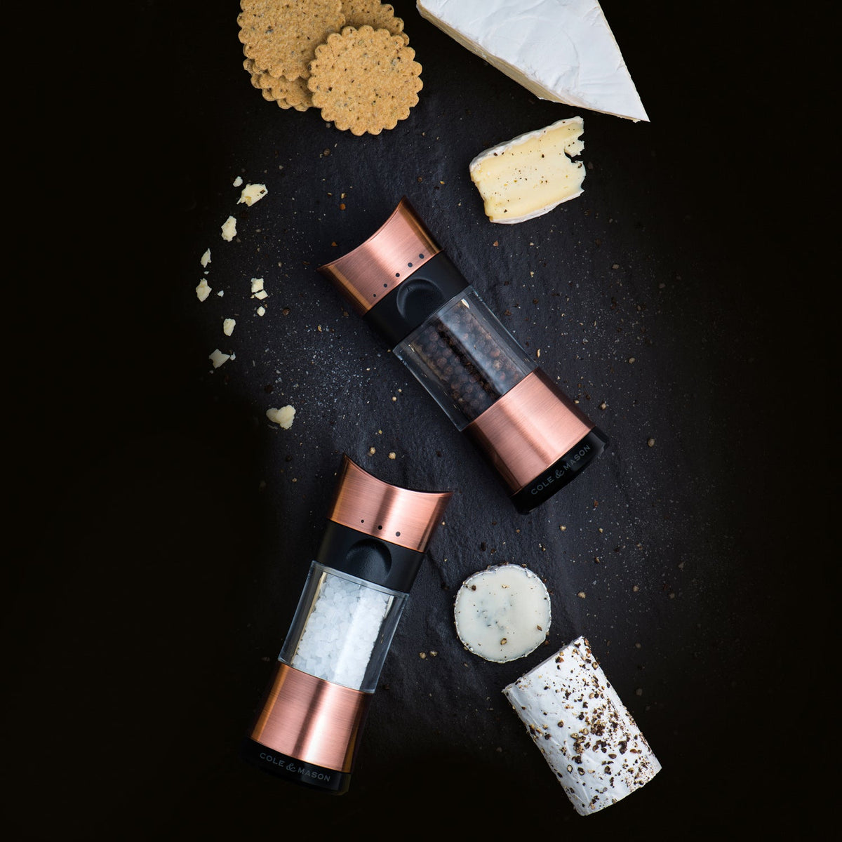 Cole & Mason Horsham Kupfer Inverta Salt Mill, 15.4 cm tall, with a sleek copper finish and modern design.