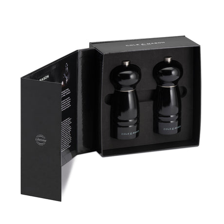 Cole & Mason Holz-Mühle WINDSOR 120mm wooden salt and pepper mill with a classic design and stainless steel accents.