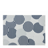 Blue polka dot table placemats with lotus effect, DAY DRAP 2-piece set, decorative and functional table accessories.