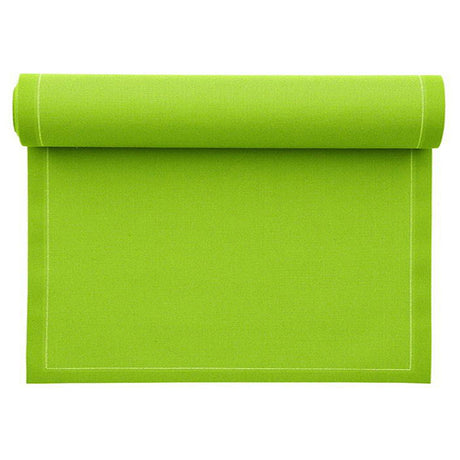 Set of pistachio-colored napkins and table mats from MY DRAP, featuring three stylish variants for elegant table settings.