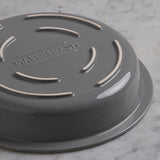 Mason Cash 29 cm ceramic Kuchen-Auflaufform with a white finish, designed for baking casseroles and baked dishes.