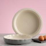 Mason Cash 29 cm Kuchen-Auflaufform for baking pies and quiches, ceramic dish with a classic design and sturdy handles.